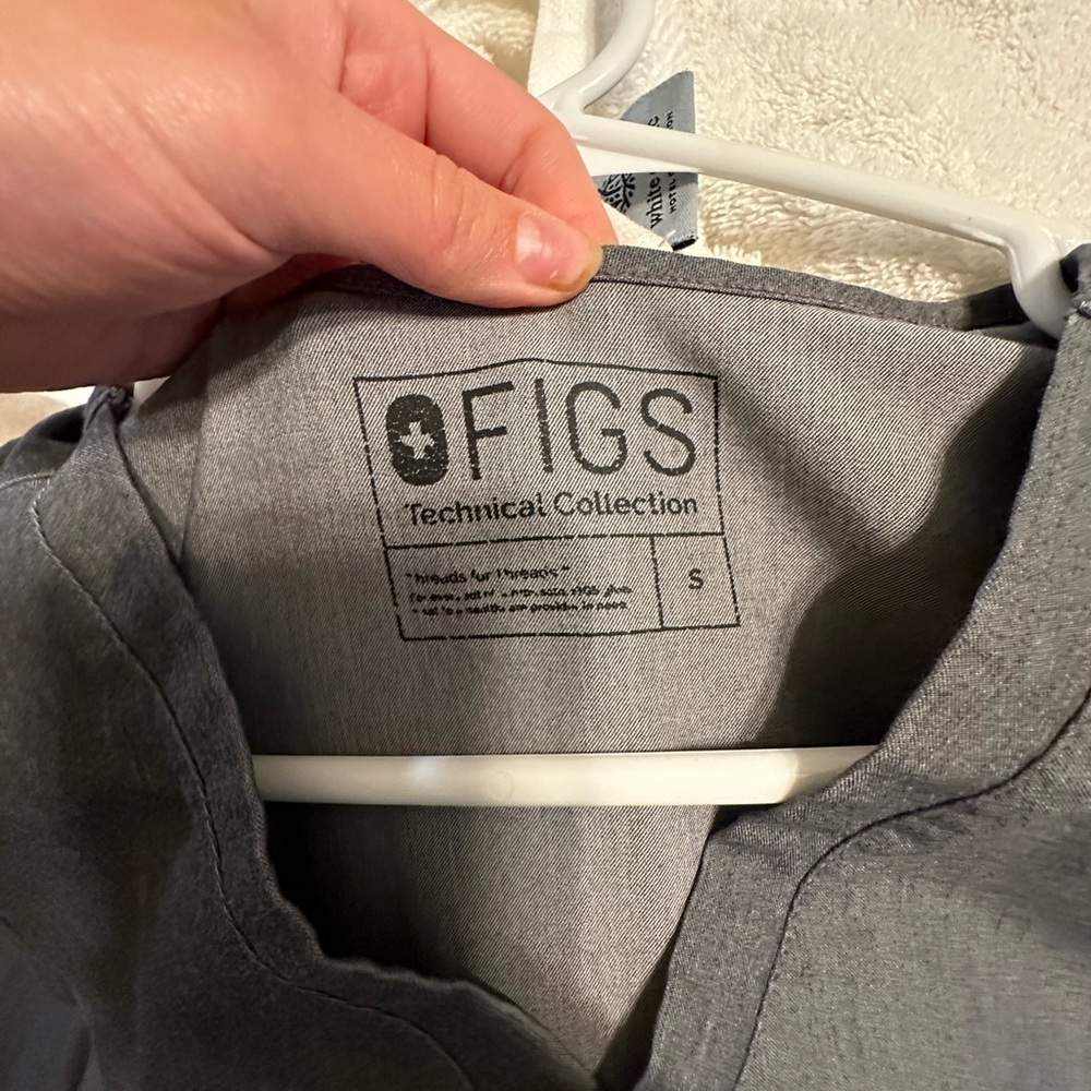 Figs Dark Grey Scrub Top - Picture 2 of 2